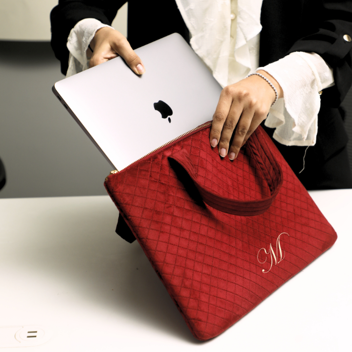 Sleek Laptop Bag – Stylish & Protective Laptop Case