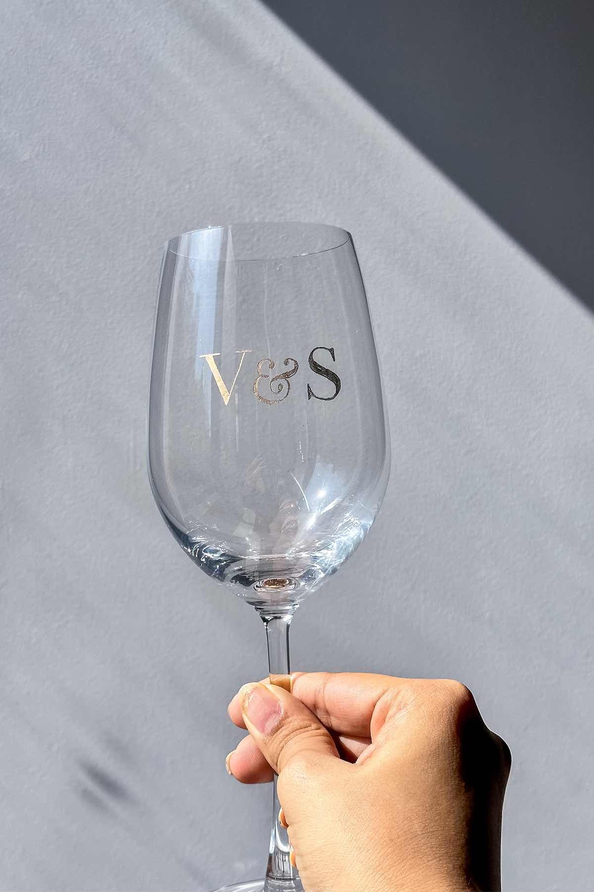Serif Wine Glass