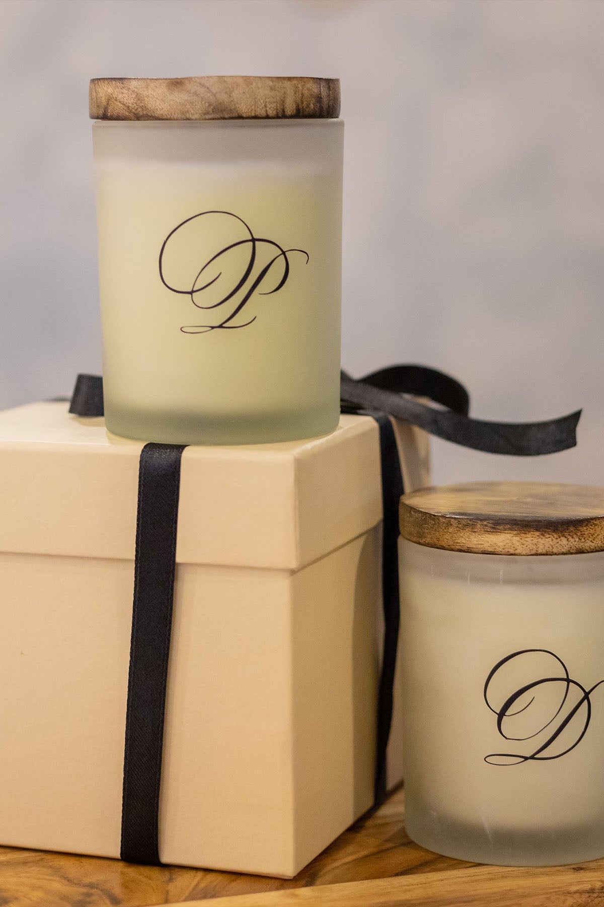 Aromatic Frosted Candles